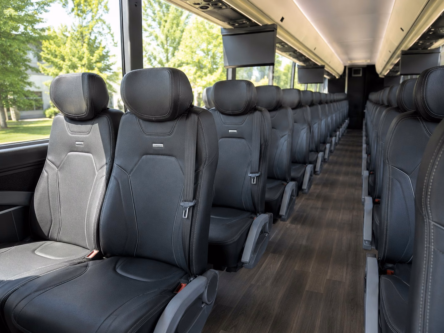 shuttle your guests between pearland hotels and your wedding venue